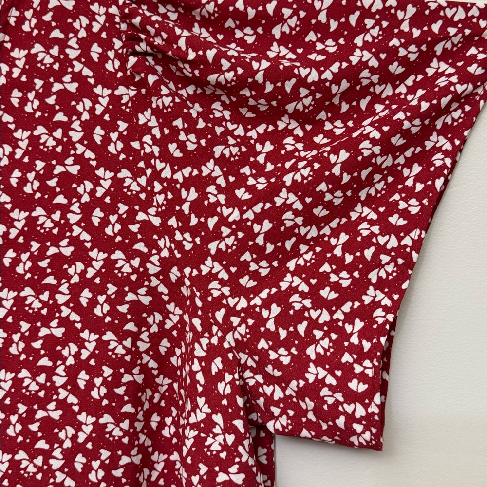 LC Lauren Conrad Red Floral V-Neck Short Sleeve Blouse - Picture 4 of 7
